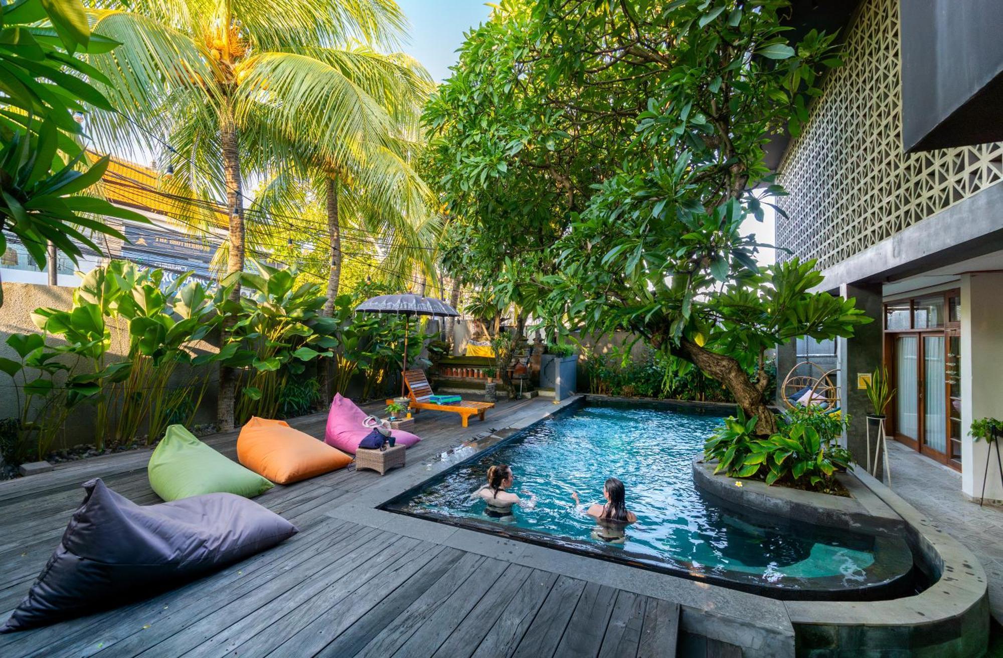 Interconnection Hostel Kuta  Exterior photo