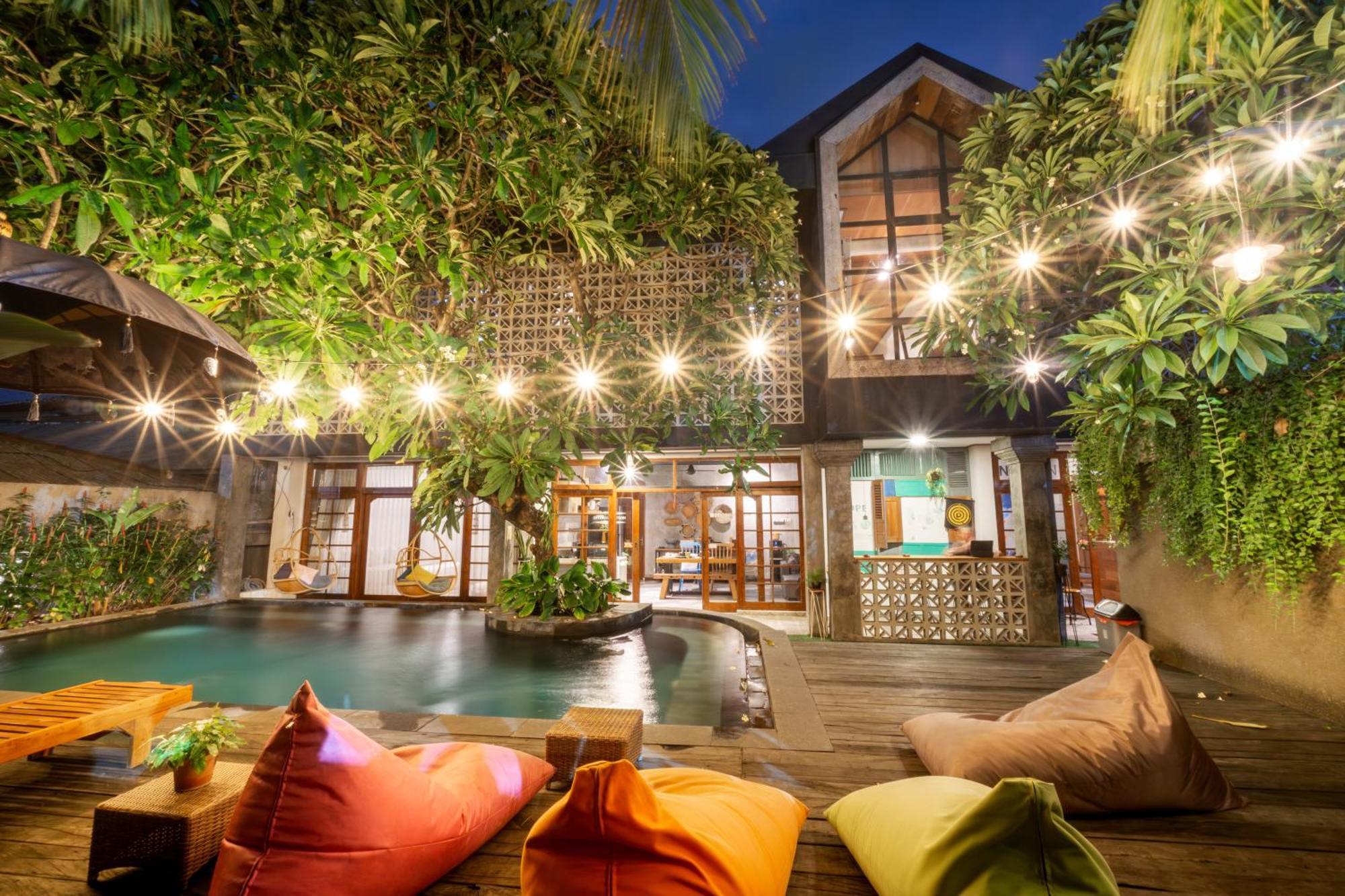Interconnection Hostel Kuta  Exterior photo