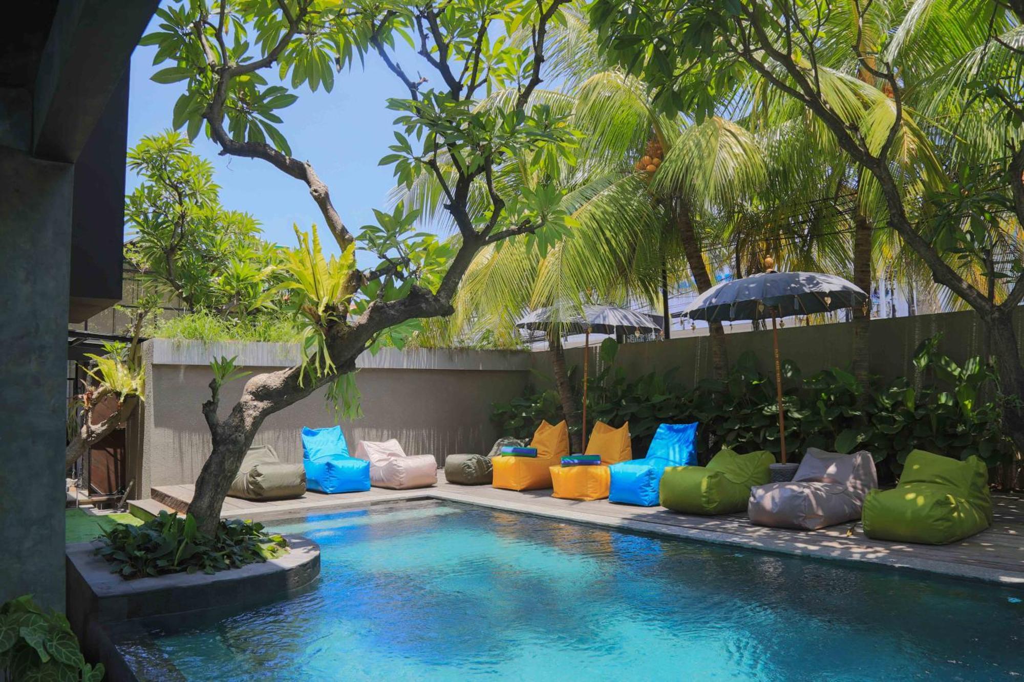 Interconnection Hostel Kuta  Exterior photo